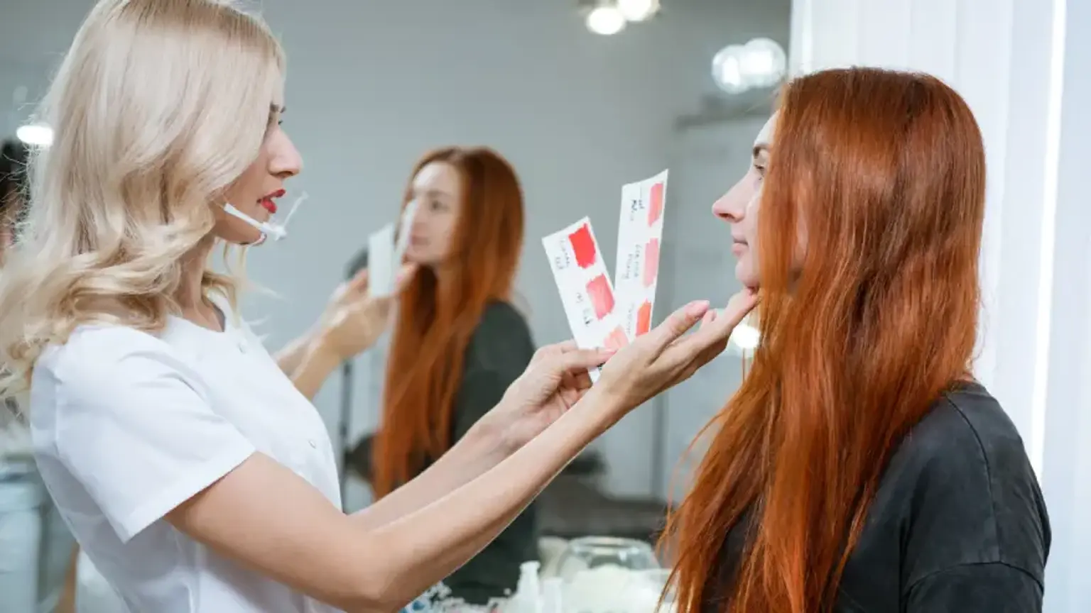 Ayollar qamoqxonasida ayollar porno yalashga majbur qilinmoqda.